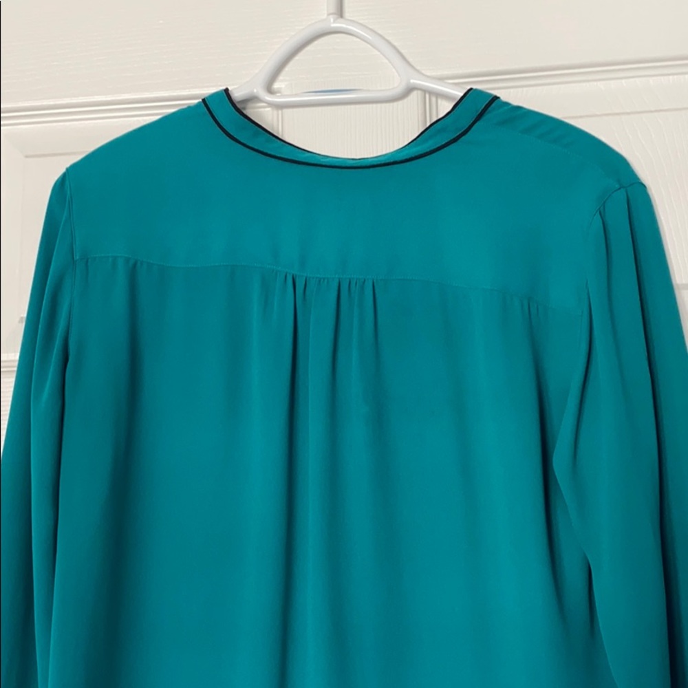 Flowy emerald blouse - Picture 5 of 5
